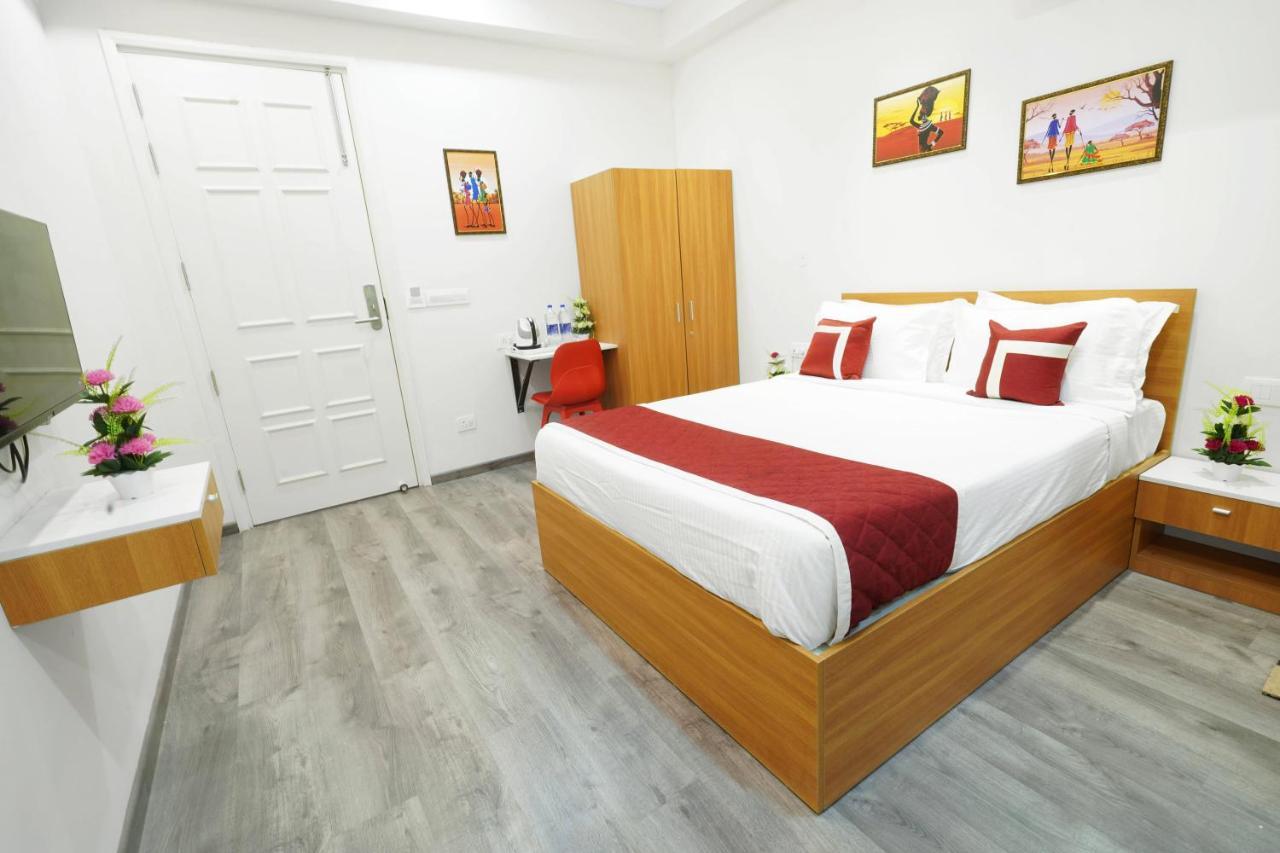 Octave Orchid Vista Hotel Gurgaon Exterior photo