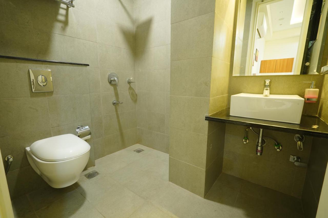 Octave Orchid Vista Hotel Gurgaon Exterior photo