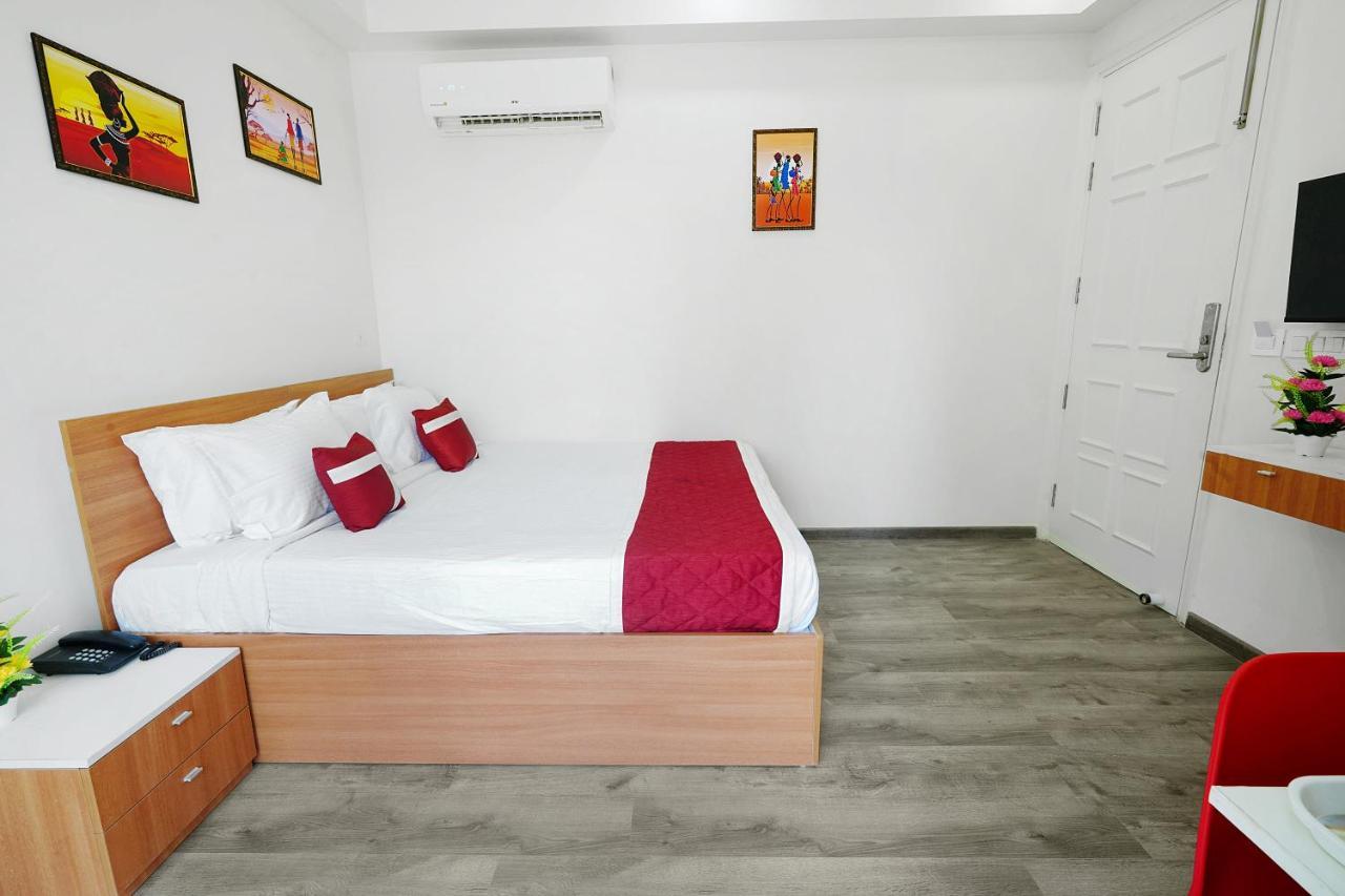 Octave Orchid Vista Hotel Gurgaon Exterior photo