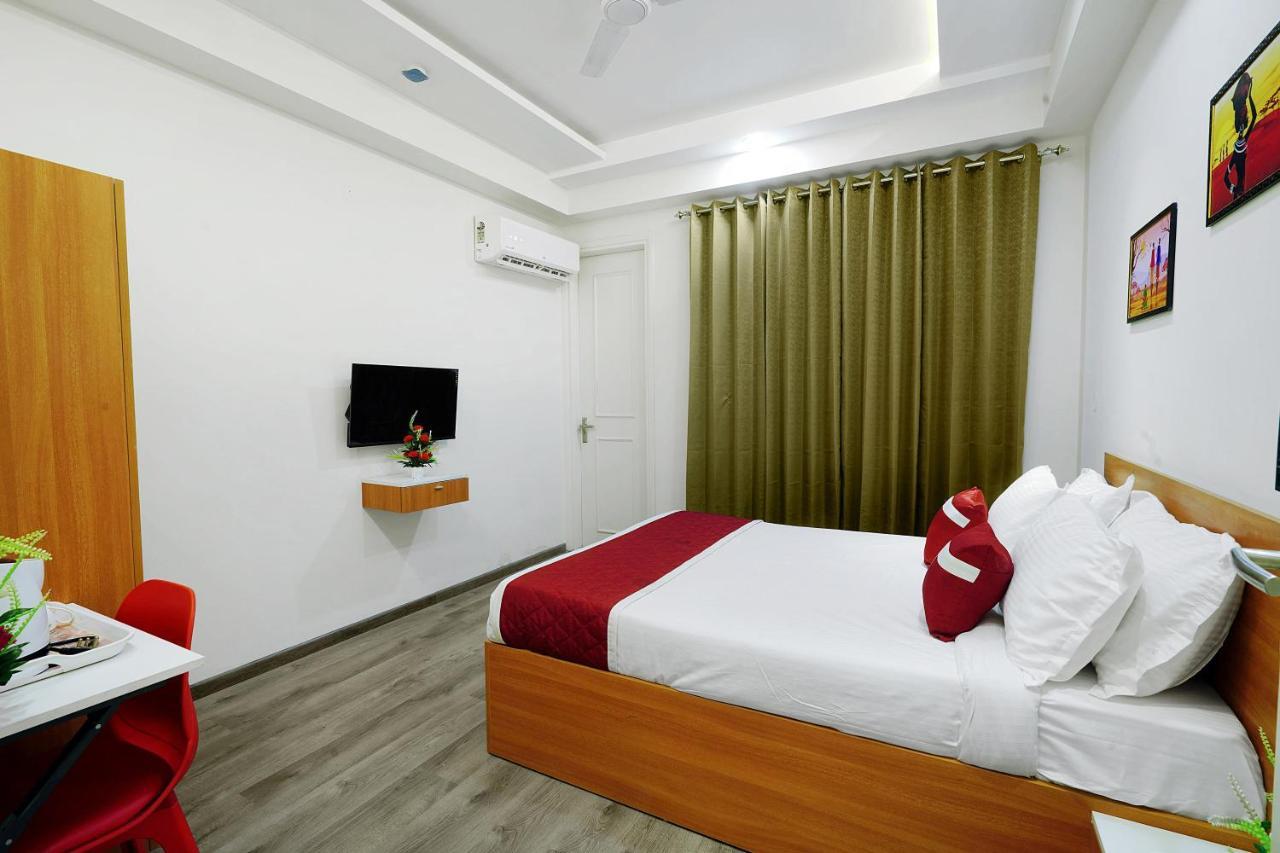 Octave Orchid Vista Hotel Gurgaon Exterior photo